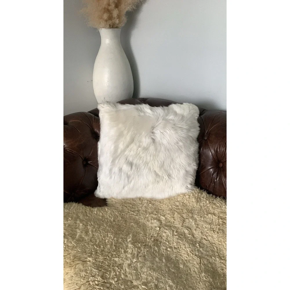 Arhaus Baby Alpaca‎ Luxurious 20x20 Fur Pillow white elegant luxury soft leather